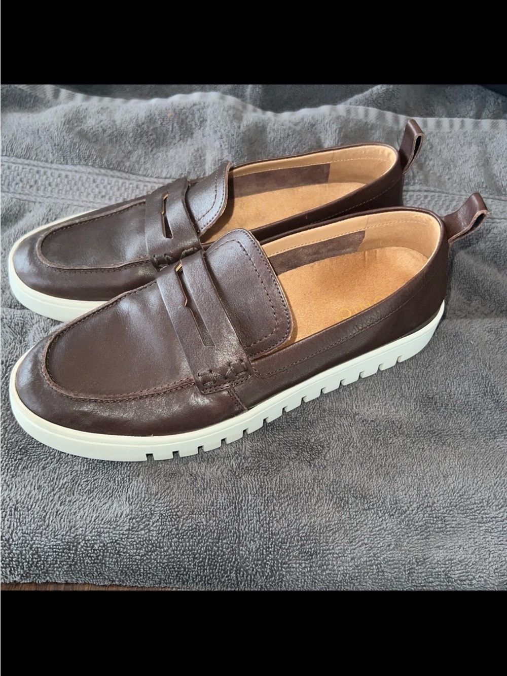VIONIC WOMEN’S UPTOWN DARK BROWN LEATHER LOAFERS//SIZE 9 - Picture 2 of 6